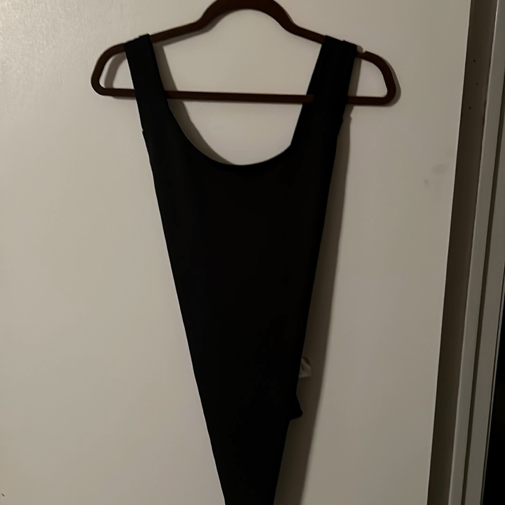 XL Black Express Body Suit, scoop neck, crisscross open back